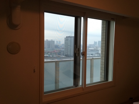 東京都内足立区で足立区と東京都の助成金を使って内窓プラマードUを工事した事例